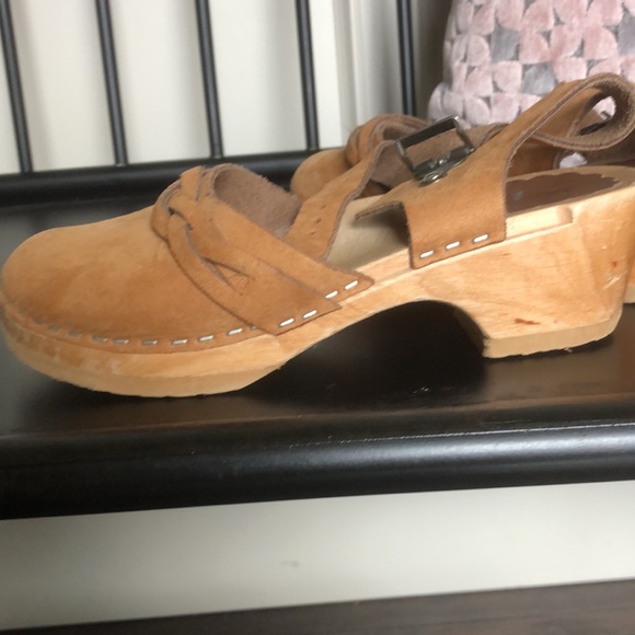 Clogs - Picture 5 of 6